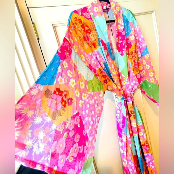 SPELL ..Freda Robe . NWT. Gorgeous Piece to add to your collection. Size S/M. - Picture 8 of 12